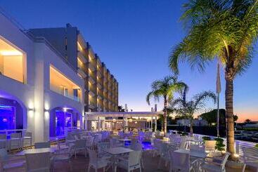 酒店 Oceanis Park