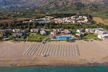 هتل Pilot Beach Resort