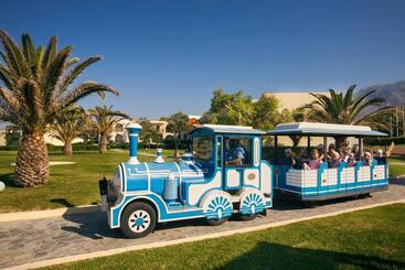 هتل Pilot Beach Resort
