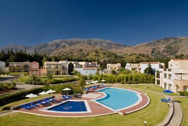 هتل Pilot Beach Resort