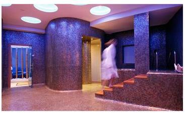 هتل Pilot Beach Resort
