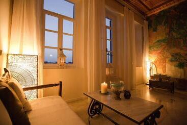 Hotelli Suites Pandora