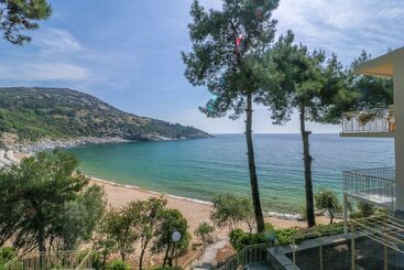 هتل Tosca Beach