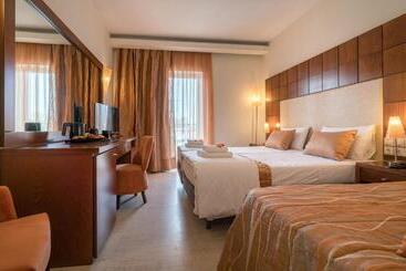 هتل Zante Park Resort & Spa, Bw Premier Collection