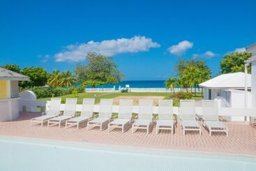 استراحتگاه Allamanda Beach