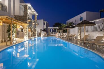 Zefi Hotel & Suites