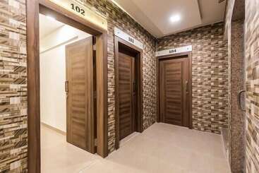 בית מלון כפרי Krishna Avtar Service Apartment