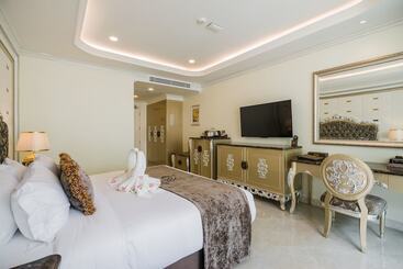 هتل Lk Emerald Beach   Sha Extra Plus