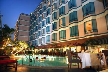 The Acacia Hotel Jakarta