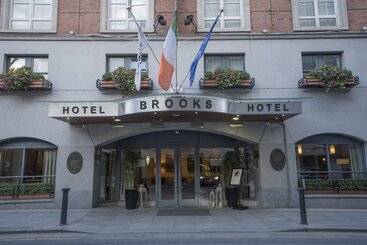 هتل Brooks