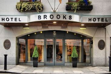 هتل Brooks