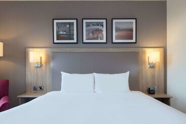 هتل Hilton Garden Inn Dublin City Centre