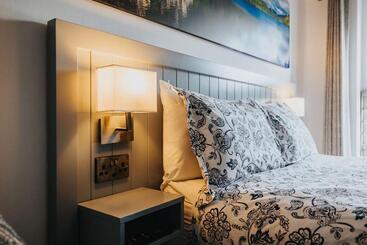 هتل Kinlay Hostel Eyre Square