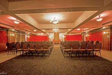 هتل Quality Inn Regency, Nashik