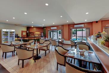 هتل Quality Inn Regency, Nashik