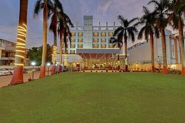 هتل Quality Inn Regency, Nashik