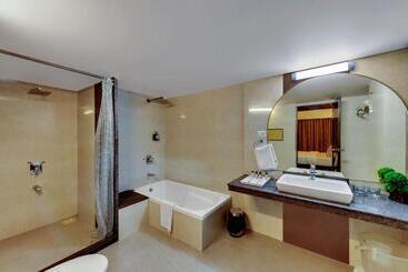 هتل Quality Inn Regency, Nashik
