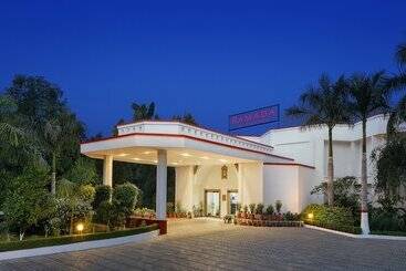 هتل Ramada Khajuraho