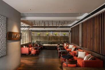 هتل The Avenue Regent