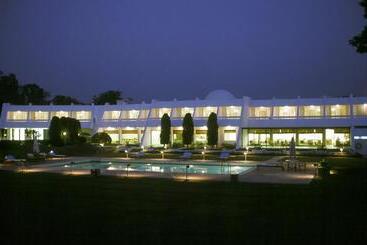 Radisson Jass Hotel, Khajuraho