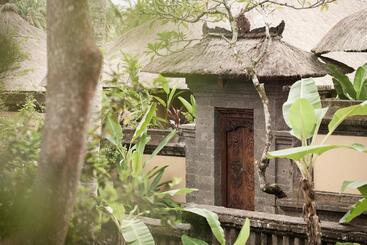 Resort Kamandalu Ubud