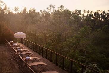 Resort Kamandalu Ubud