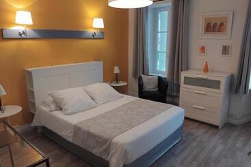 هتل Hôtel Les Thermes