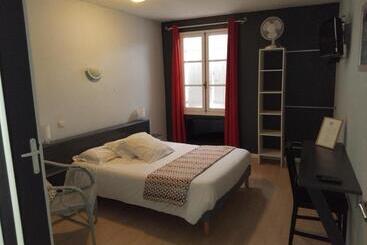 هتل Hôtel Les Thermes
