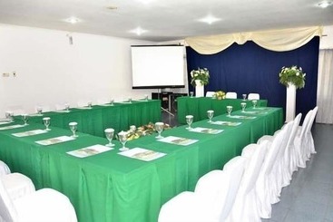 هتل Bahari Inn Tegal