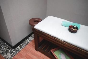 Karlita Hotel Tegal