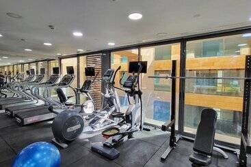 هتل Monot Suites