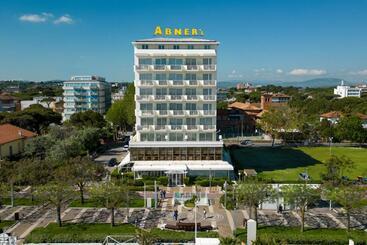 هتل Abner's