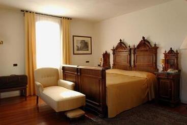 هتل Albergo Al Sole