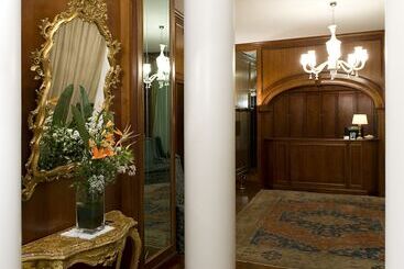 هتل Albergo Delle Notarie