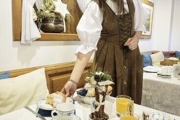 هتل Ambra Cortina Luxury&fashion