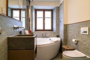 هتل Ambra Cortina Luxury&fashion