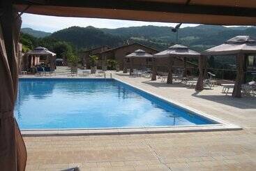 هتل Carpediem Assisi Living Club