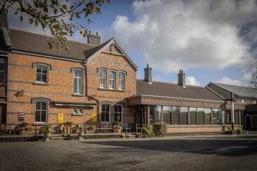 هتل Clifden Station House