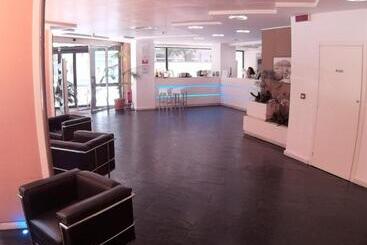 هتل Ibis Styles Palermo Cristal