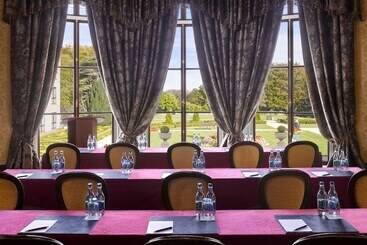 هتل Radisson Blu St. Helens