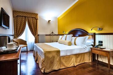 Worldhotel Casati 18