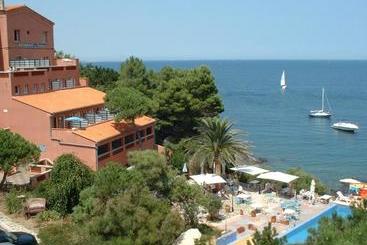 هتل Hôtel L Arapède