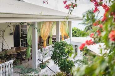 هتل Bora Vaite Lodge