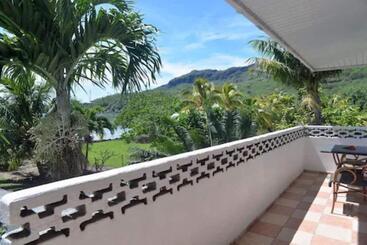 هتل Bora Vaite Lodge