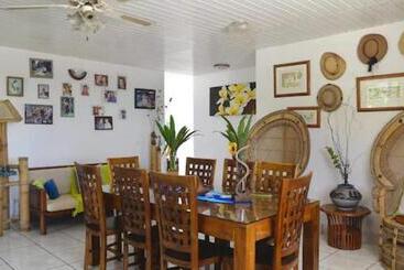 هتل Bora Vaite Lodge