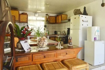 هتل Bora Vaite Lodge