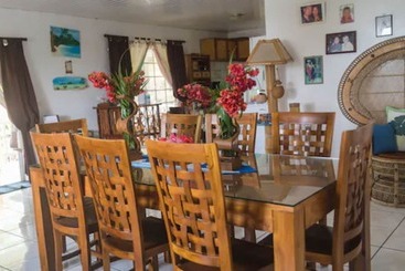 هتل Bora Vaite Lodge