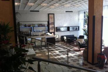 Grand Hotel Moroni