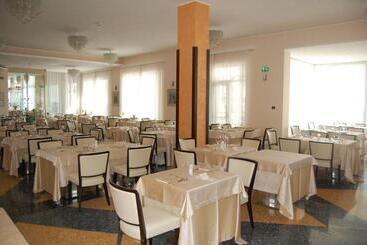 Grand Hotel Moroni