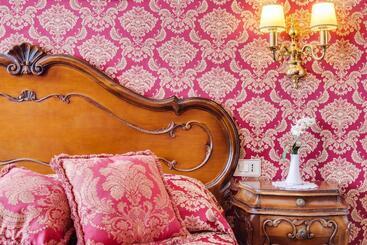 هتل Antica Locanda Sturion Residenza D Epoca